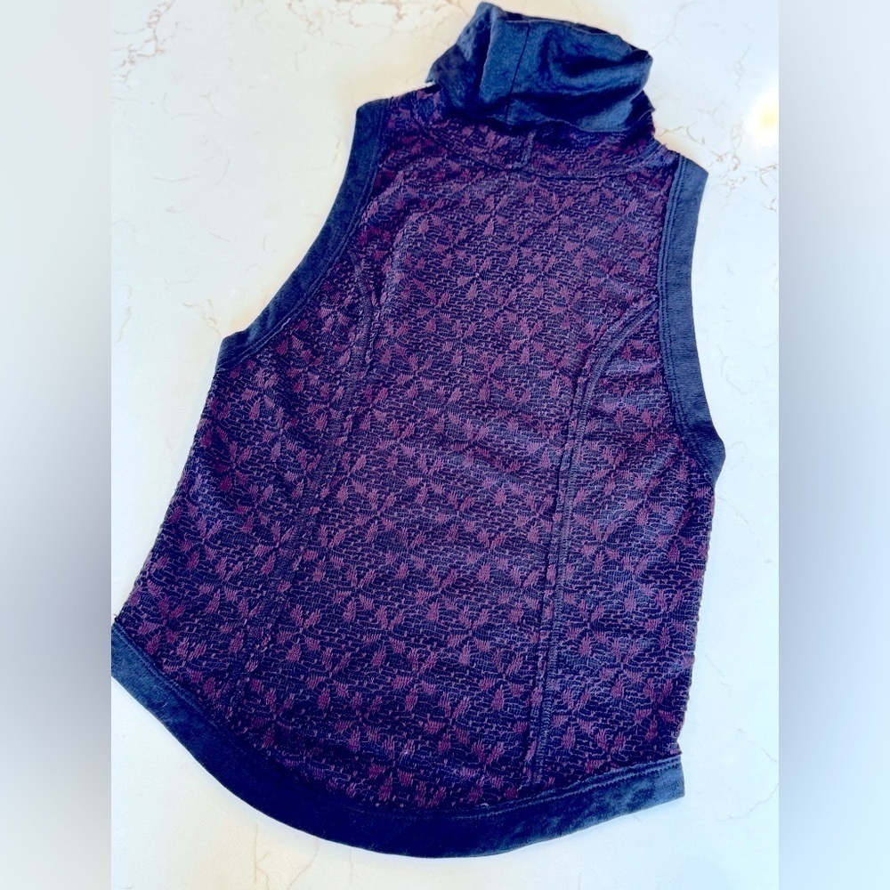 Free People Racer Back Turtleneck Sleeveless Pullover Overlay Pattern / medium